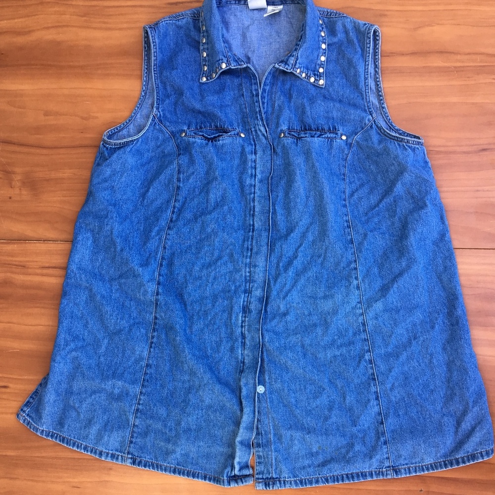 🌼Duo Maternity Blue Studded Collar Denim Sleeveless Shirt L